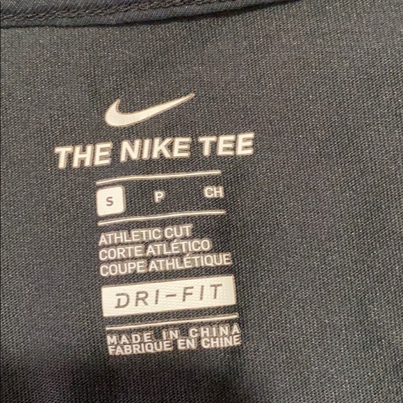 nike t shirt - Picture 2 of 2